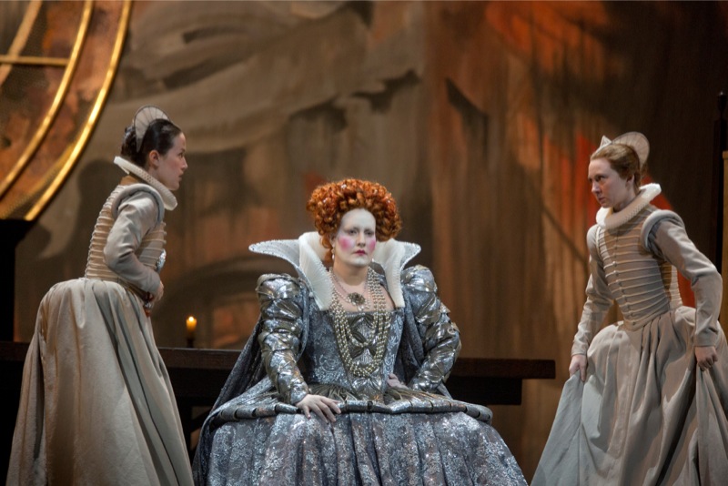 Elizabeth in Act II